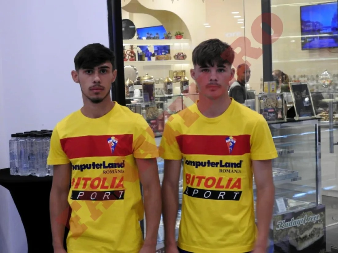 Cum arată noile tricouri.